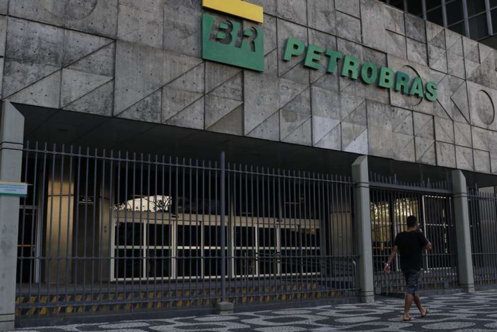 Petrobras anuncia reajuste da gasolina e do diesel nas distribuidoras