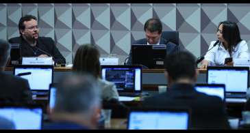 Fotógrafo diz ter visto tropas perto do Palácio do Planalto invadido