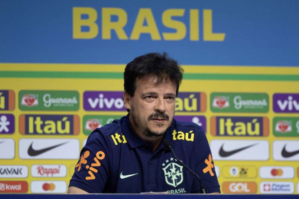 Diniz faz primeira convocação para Eliminatórias da Copa do Mundo 2026