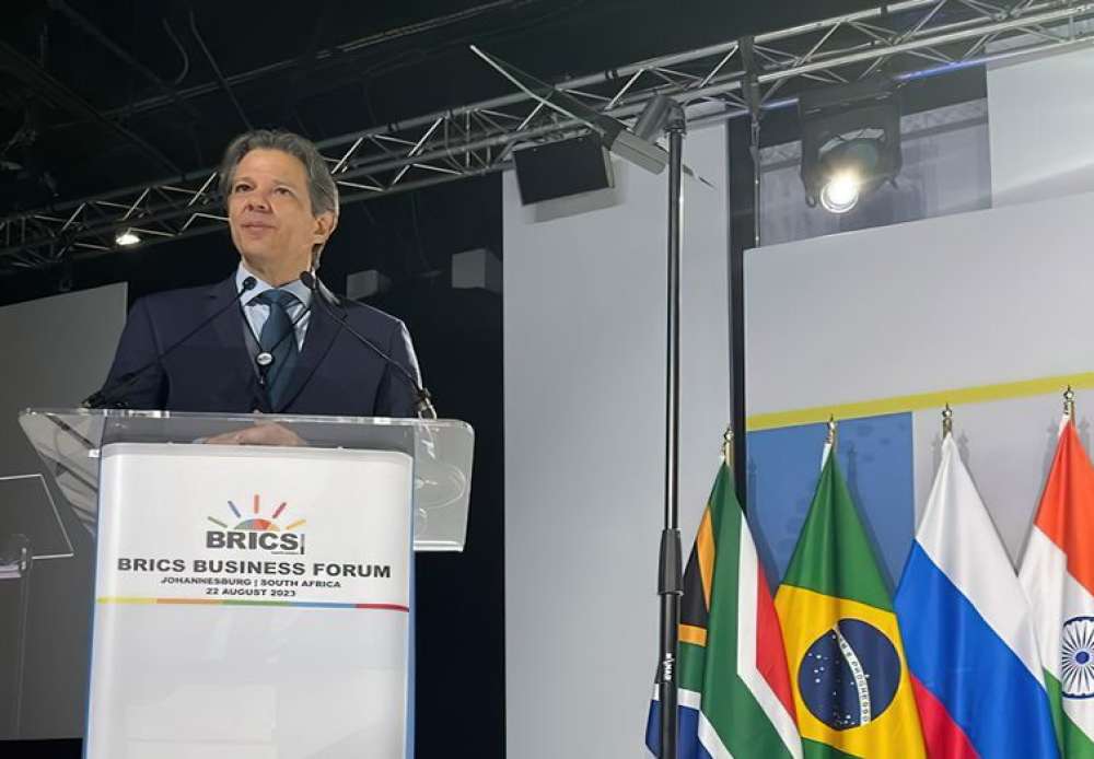 Haddad pede diversificação da indústria no mundo