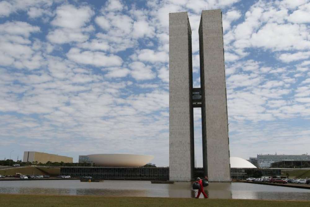 Congresso derruba veto à lei que proíbe arquitetura hostil