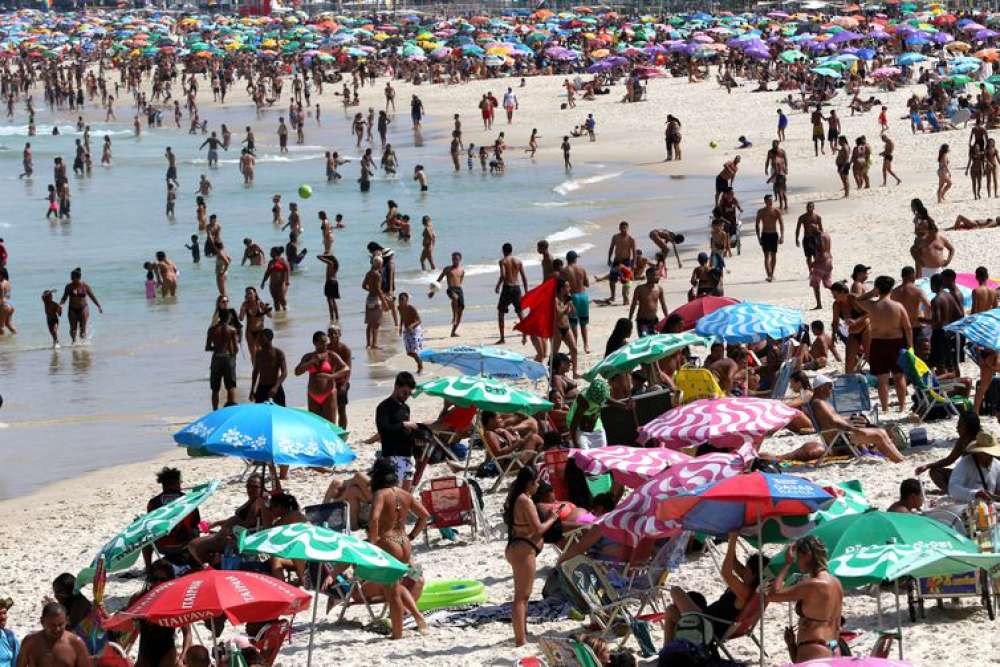 Rio tem o dia mais quente do inverno, mas frente fria chega ainda hoje