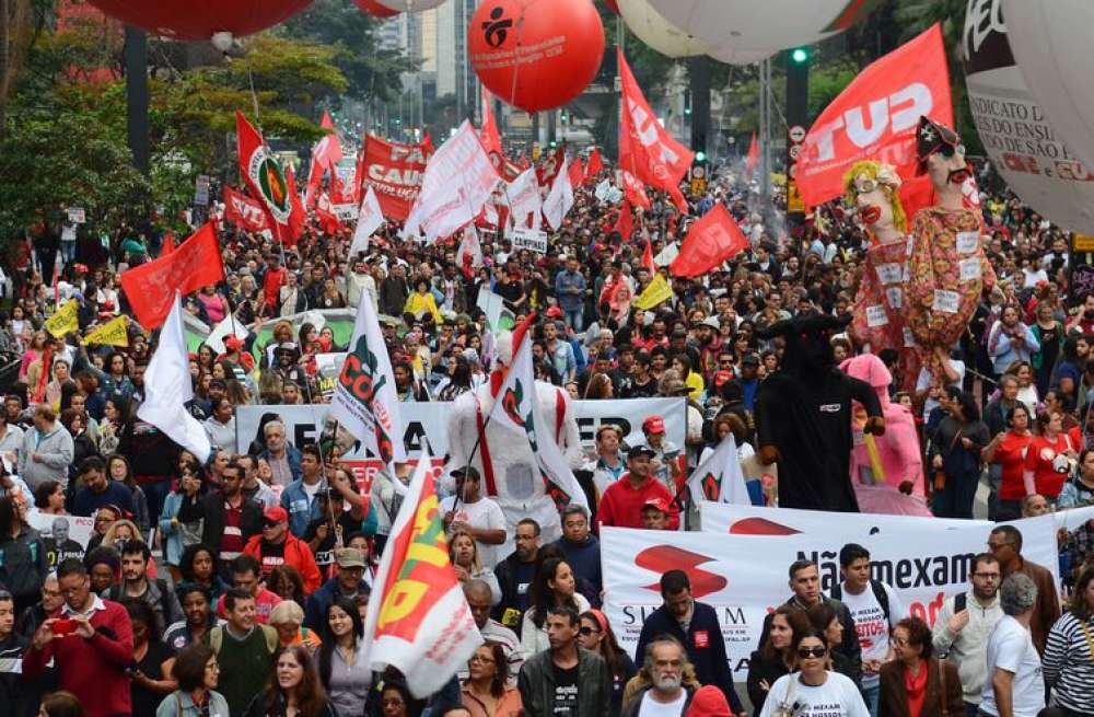 CUT completa 40 anos com desafio de garantir direito do trabalhador