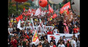 CUT completa 40 anos com desafio de garantir direito do trabalhador