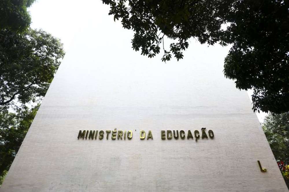 Prazo de adesão ao Programa Escola em Tempo Integral termina amanhã