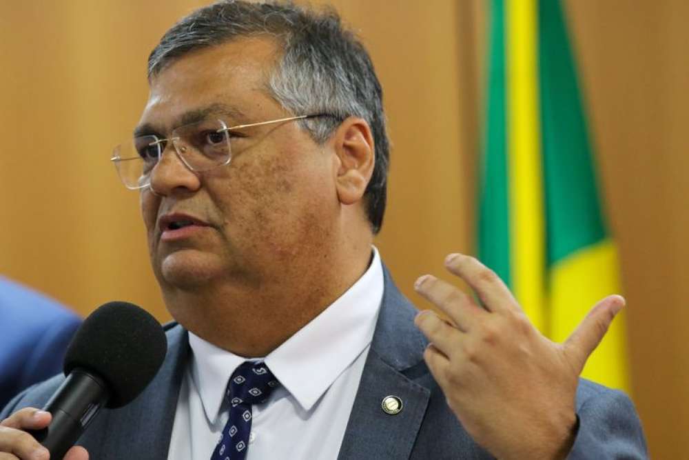 Dino diz que não tinha autorização para usar FN no 8 de janeiro