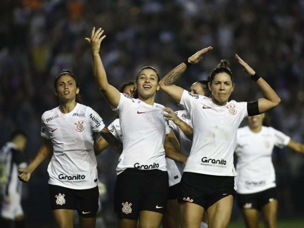 Corinthians e Ferroviária avançam e decidirão Brasileirão Feminino