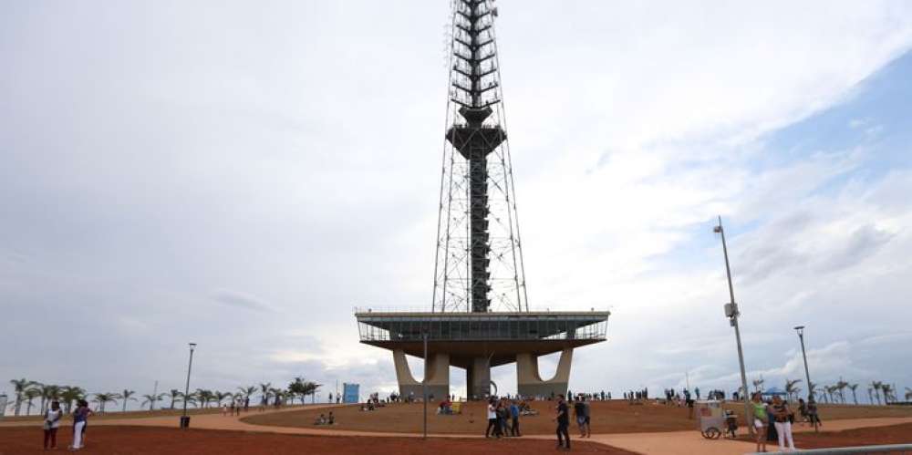 Brasília inaugura hoje luzes de Natal na Torre de TV