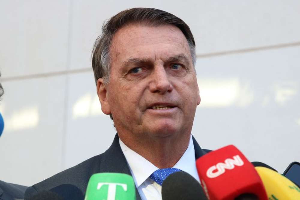 Ex-presidente Bolsonaro é internado em SP para passar por cirurgias