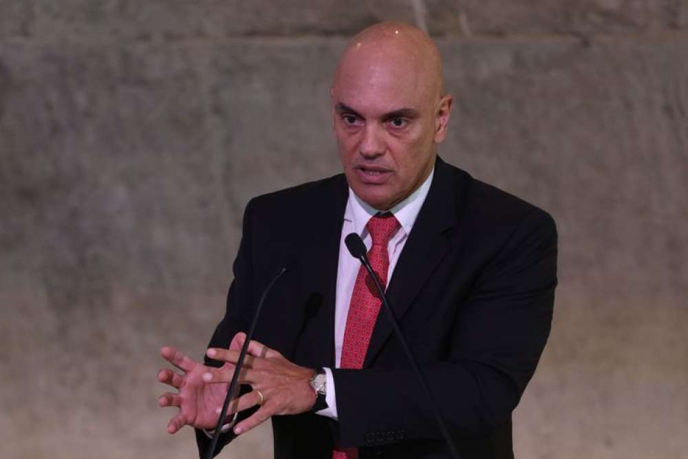 Moraes diz que desinformação na internet põe em risco a democracia