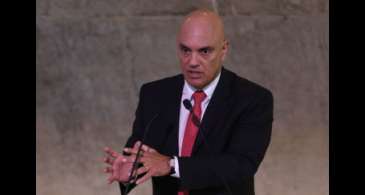 Moraes diz que desinformação na internet põe em risco a democracia