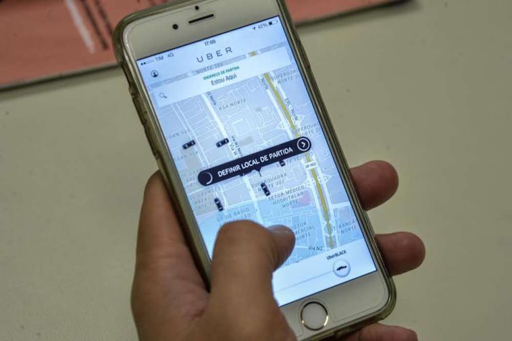 Justiça do Trabalho decide que Uber deverá registrar motoristas