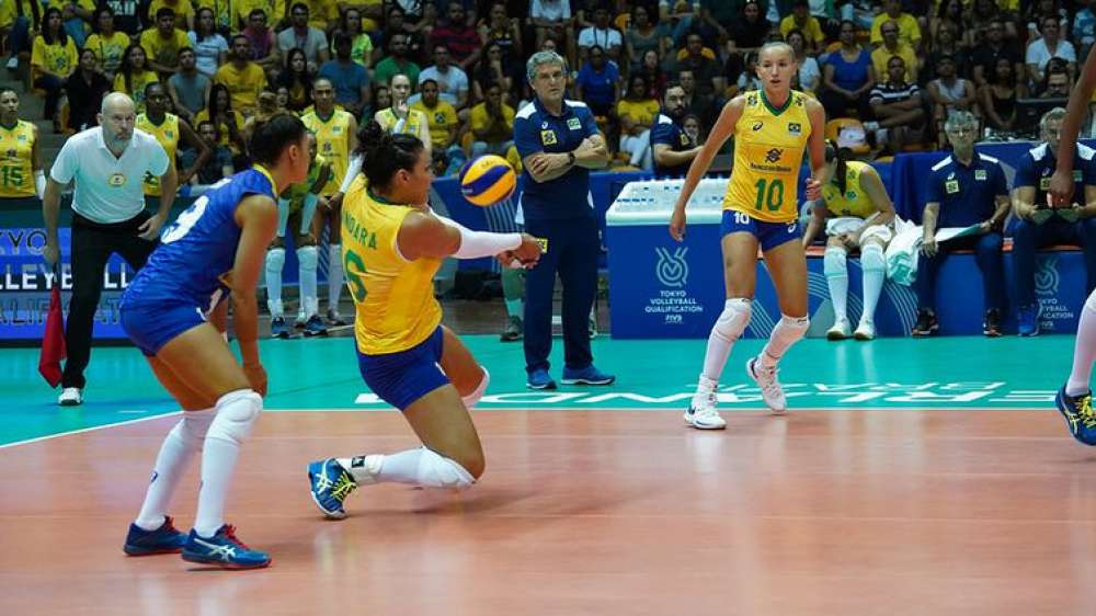 Brasil faz 3 a 0 no Peru pelo Pré-Olímpico de vôlei feminino