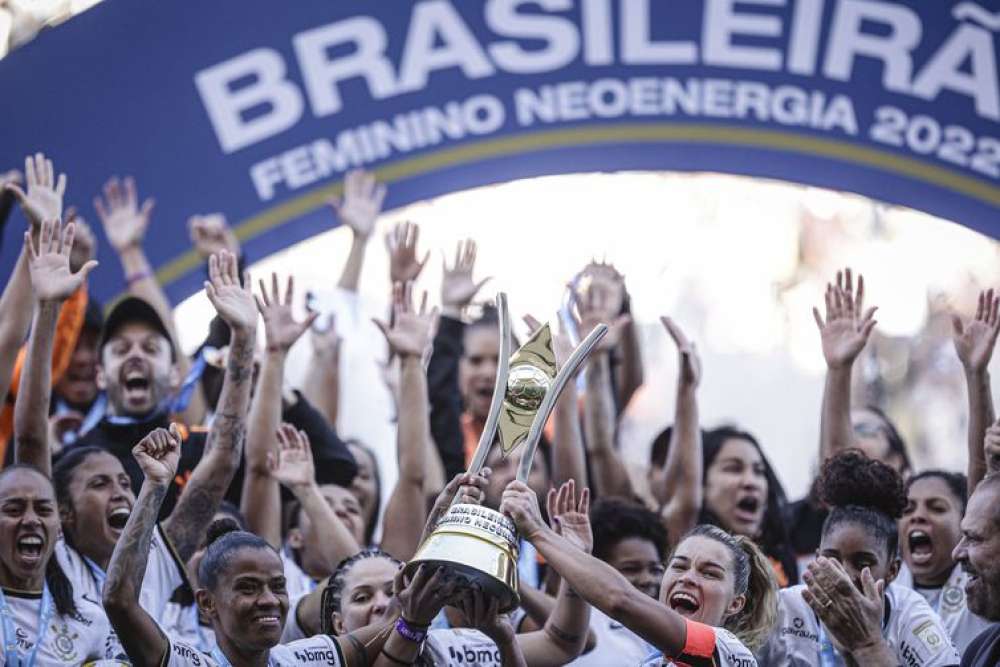 Supercopa em 5 de fevereiro abre temporada 2023 do futebol feminino