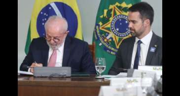 Eduardo Leite pede a Lula mais ajuda para efeitos da chuva no RS