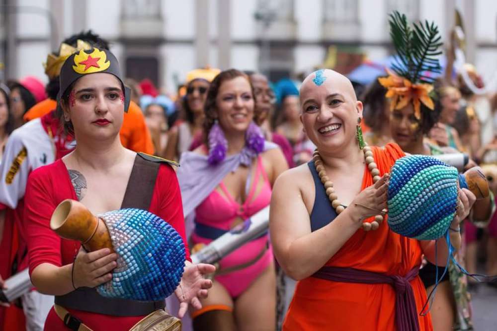 Mulheres contam como é viver com doença que provoca queda de cabelo