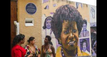 Casa onde viveu Lélia Gonzalez recebe placa em sua homenagem