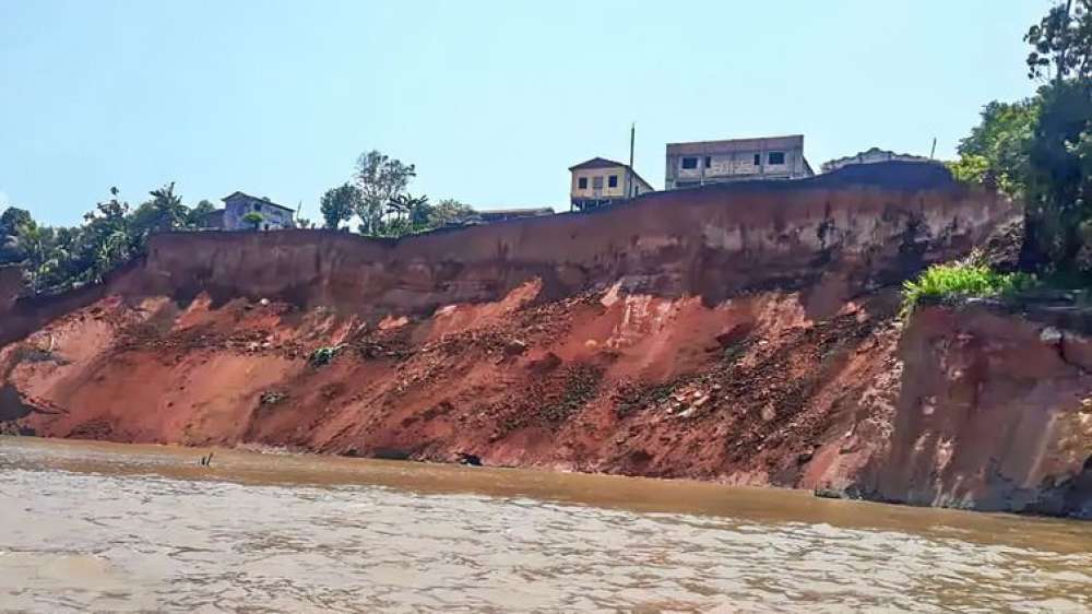 Deslizamento de terra em Beruri (AM) deixa um morto e 200 desabrigados