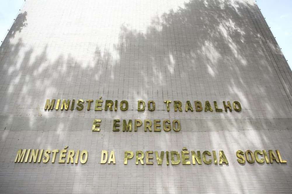 Para reduzir fila, INSS passa a conceder auxílio doença sem perícia