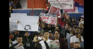 Em dia de greve, linha privatizada e elogiada apresenta falhas