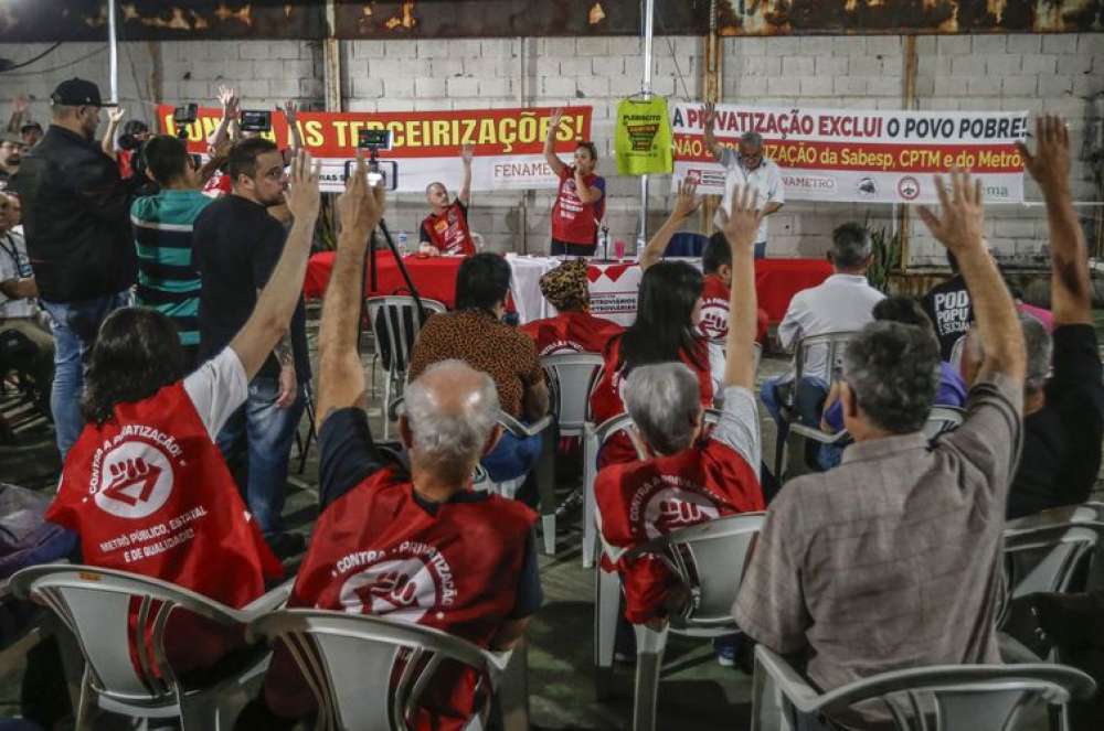 Metroviários encerram greve em São Paulo Metroviários encerram greve em São Paulo