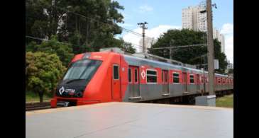 Linha de trem privatizada, em São Paulo, segue sem funcionar após pane