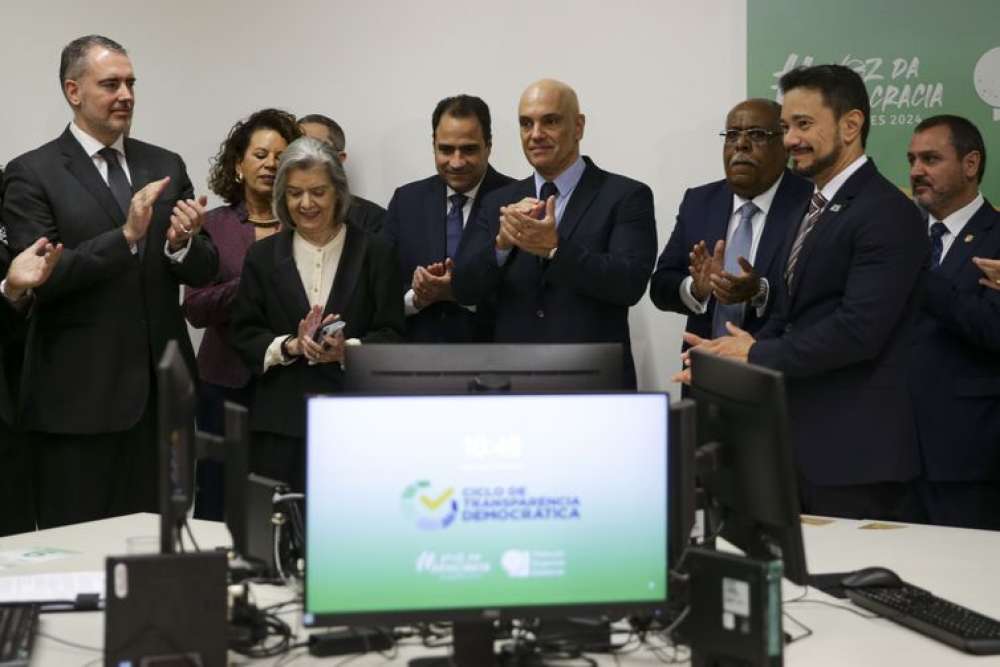 TSE abre código-fonte de urna eletrônica para as eleições de 2024