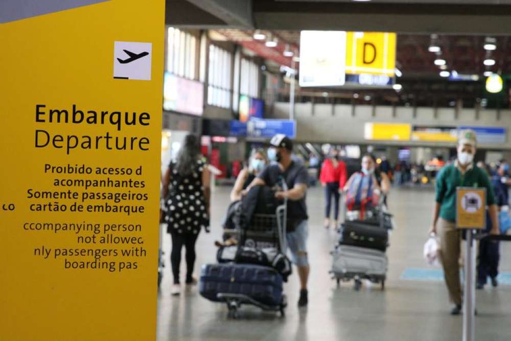 Greve dos aeronautas segue pelo 4º dia com voos atrasados