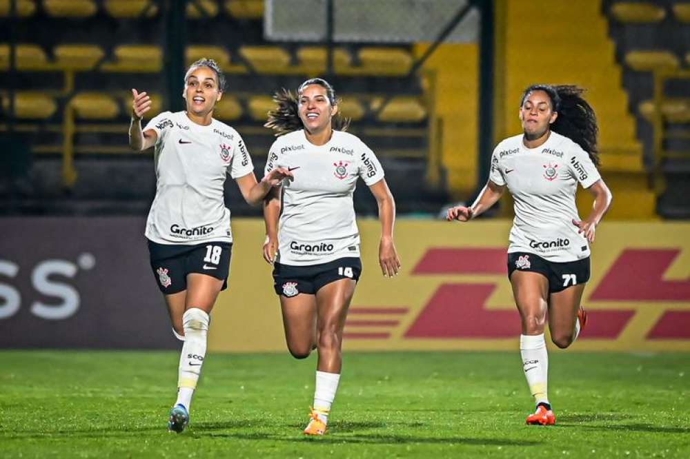 Millene leva Corinthians à vitória na Libertadores feminina