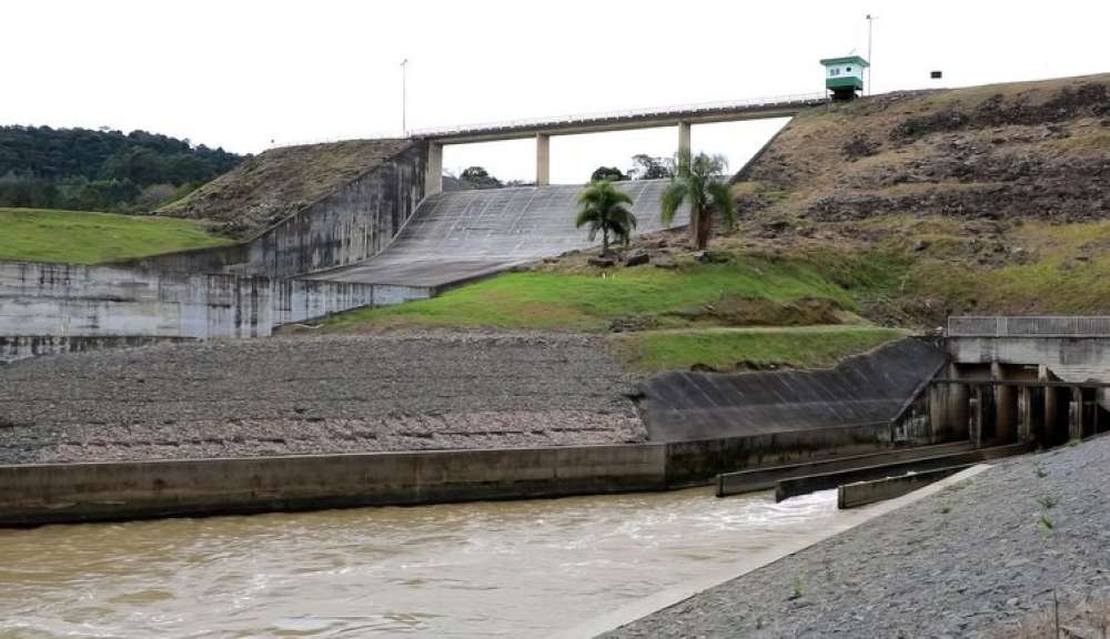 Santa Catarina decreta fechamento de barragens após duas mortes