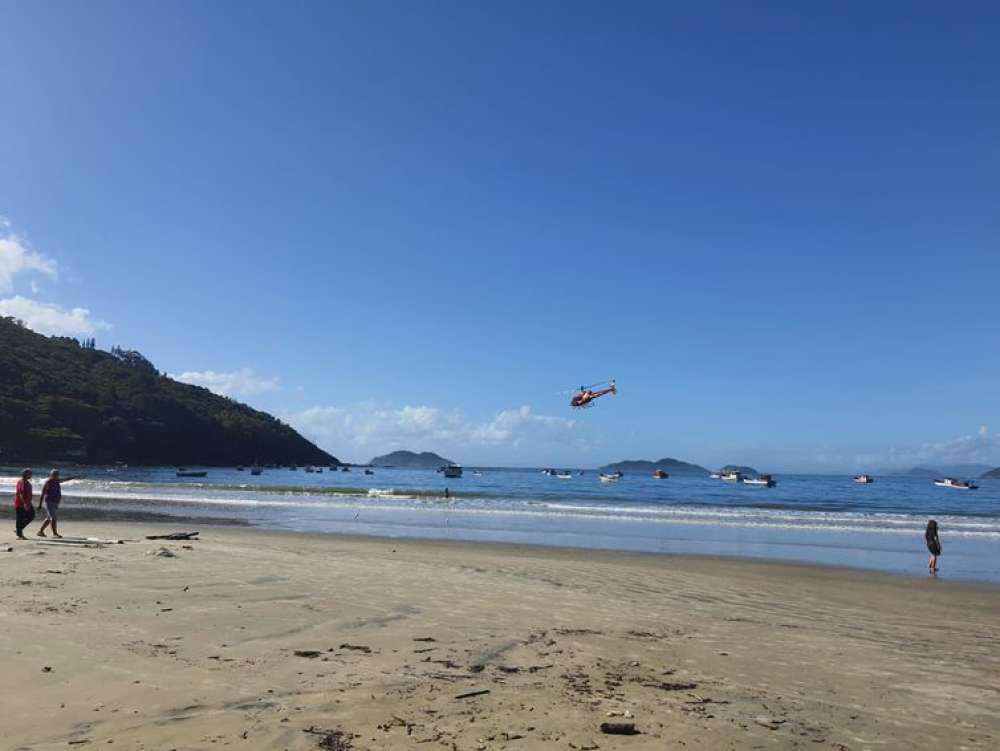 Pescador morre em naufrágio de barco em Florianópolis