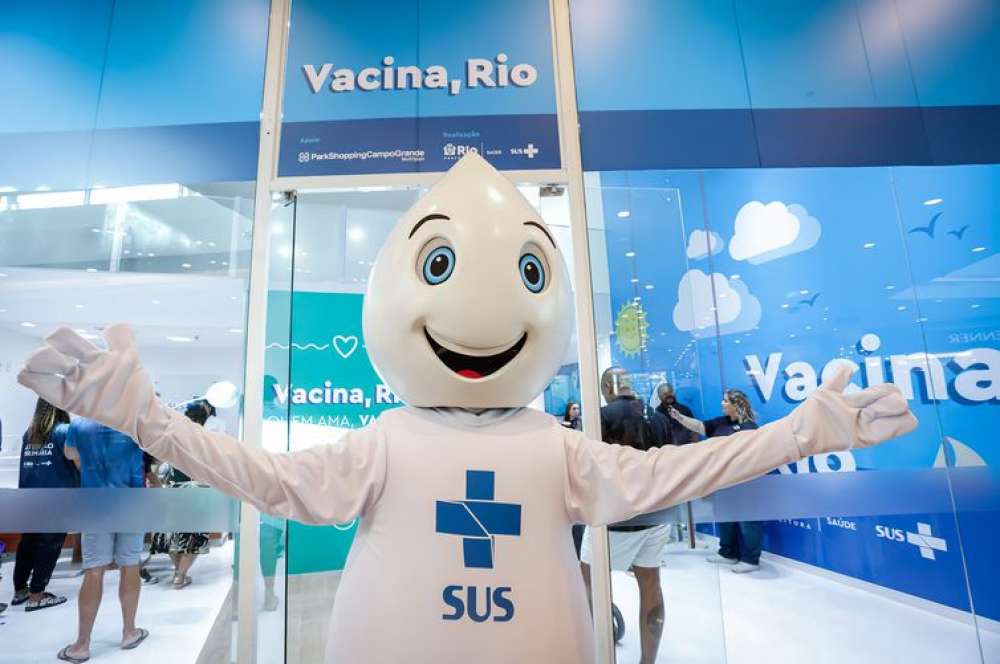 Saúde inaugura loja conceito de vacinação em shopping do Rio