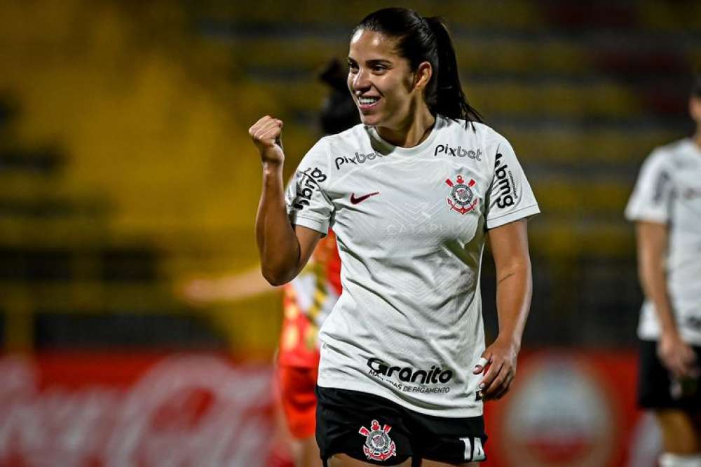 Corinthians goleia e se garante nas quartas da Libertadores feminina