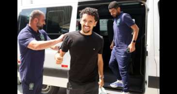 Marquinhos e Neymar se apresentam e completam seleção em Cuiabá