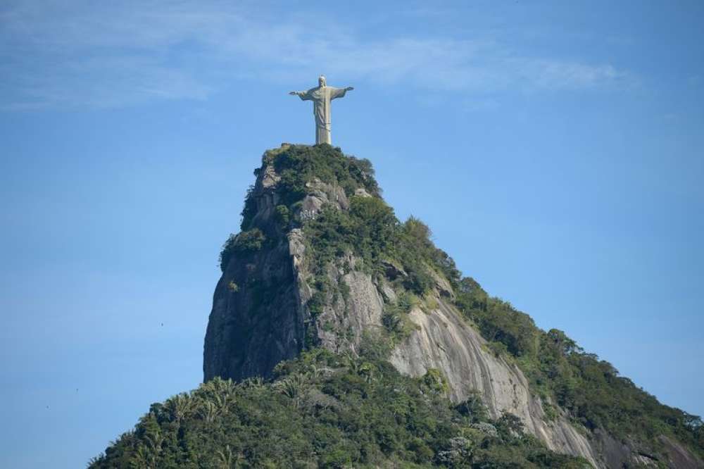 Cristo Redentor completa 92 anos com festa e missa