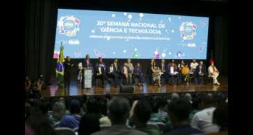 Semana em Brasília mostra a jovens que educação é chave para inclusão