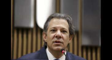 Dia seguinte à aprovação da reforma tributária preocupa, diz Haddad