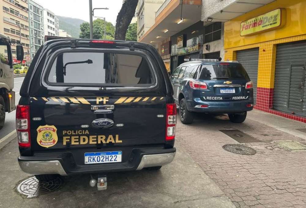 PF faz operação que apura crimes praticados por policiais civis do Rio