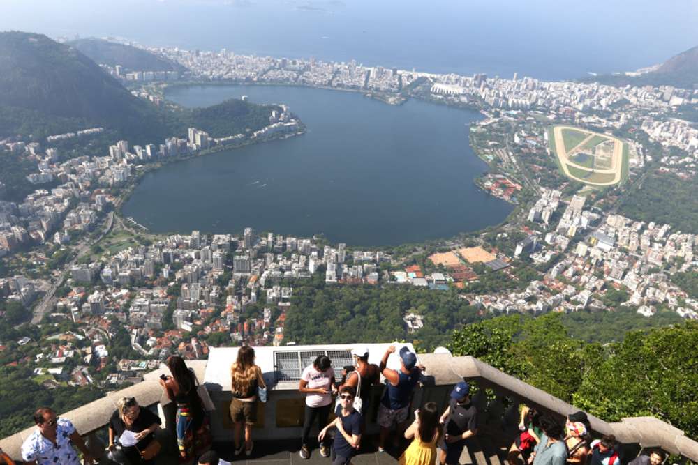 Turistas dão nota 9,3 de satisfação em visitas ao Rio, diz pesquisa