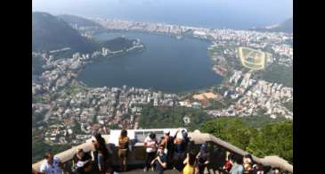 Turistas dão nota 9,3 de satisfação em visitas ao Rio, diz pesquisa