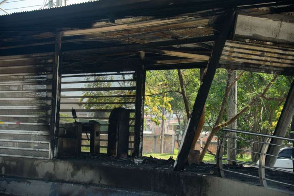 Postos de saúde na zona oeste do Rio são fechados um dia após ataques