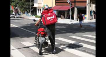 IBGE: país tem 2,1 milhões de trabalhadores de plataformas digitais