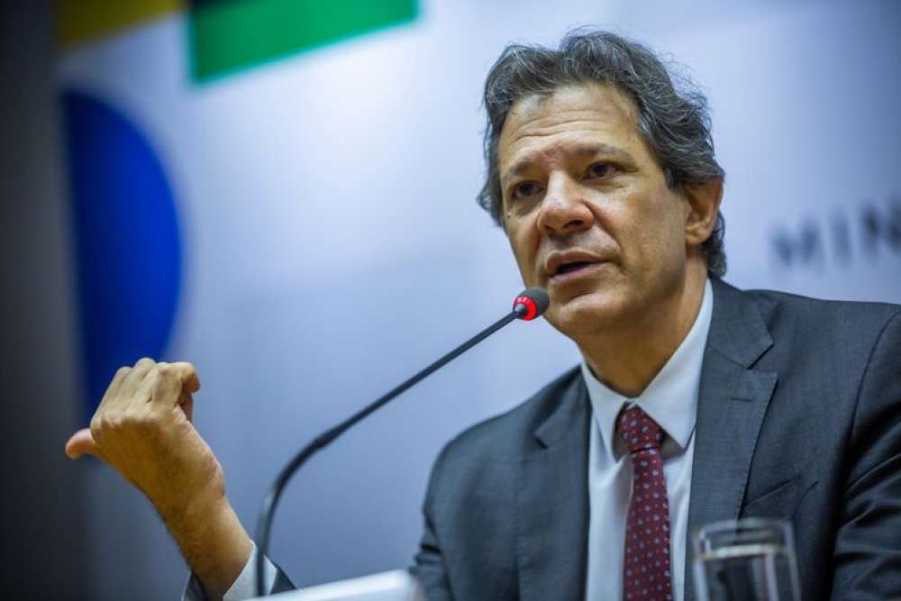 Haddad reafirma compromisso fiscal, mas aponta erosão de receitas