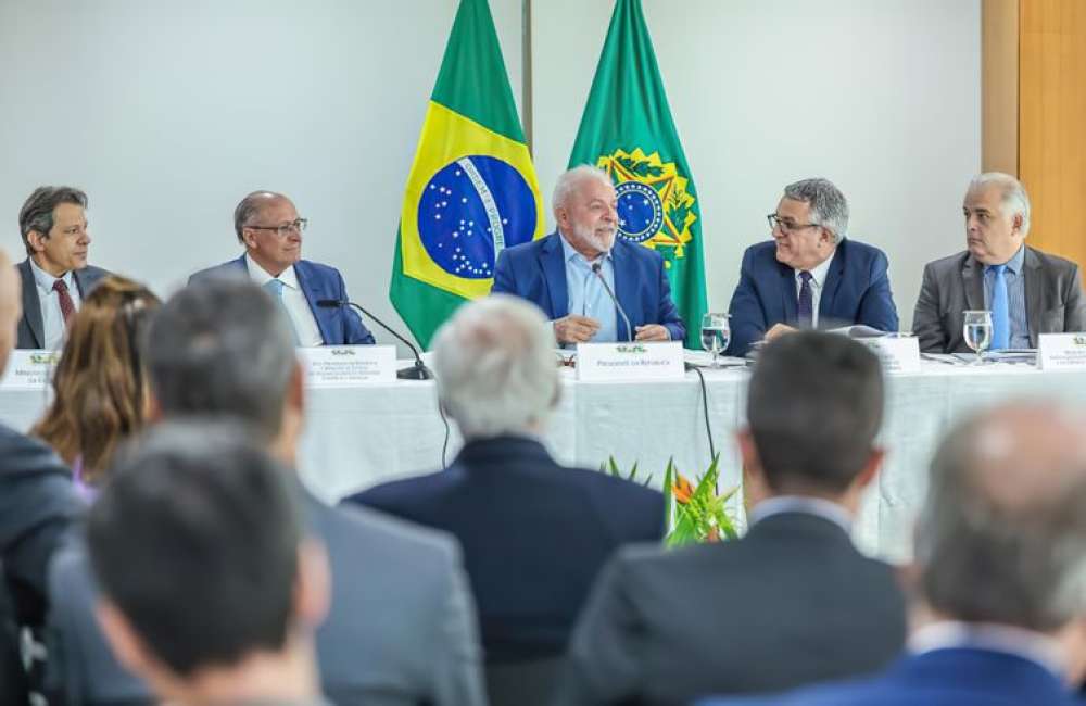 Grupo de empresários entrega propostas para melhorar acesso ao crédito