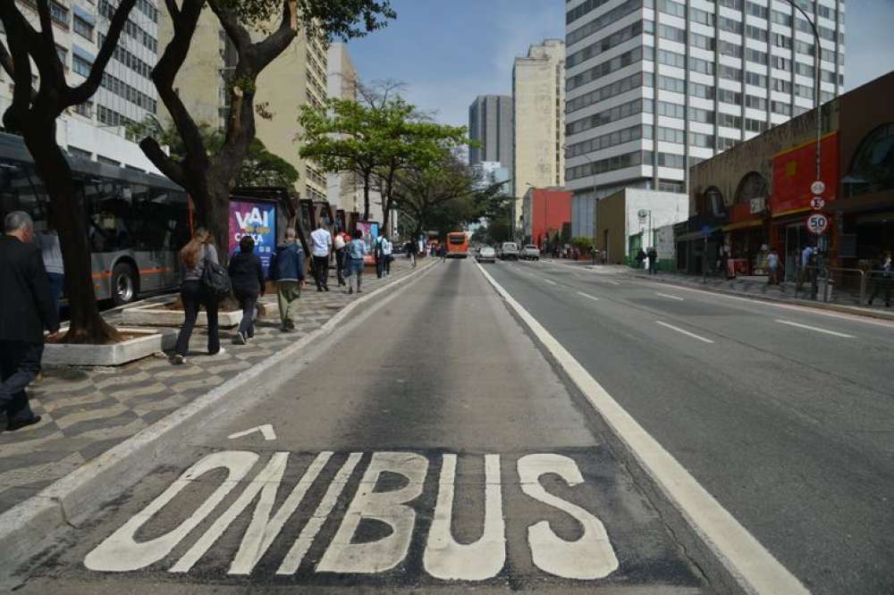 Prefeitura de SP reforça linhas de ônibus durante feriado de Finados