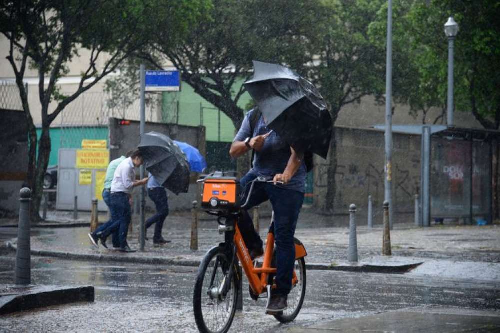 Rio de Janeiro tem recorde histórico de chuva em outubro