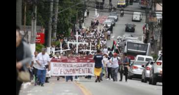 Caminhada em SP pede paz e saúde mental em bairros da periferia