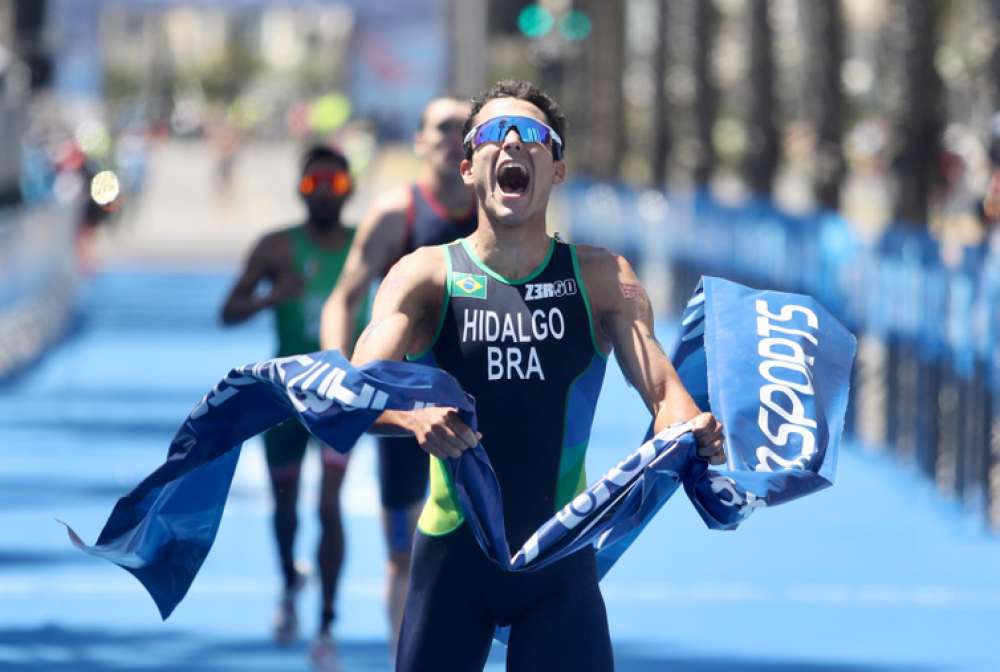 Jogos Pan-Americanos: Miguel Hidalgo conquista o ouro no triatlo