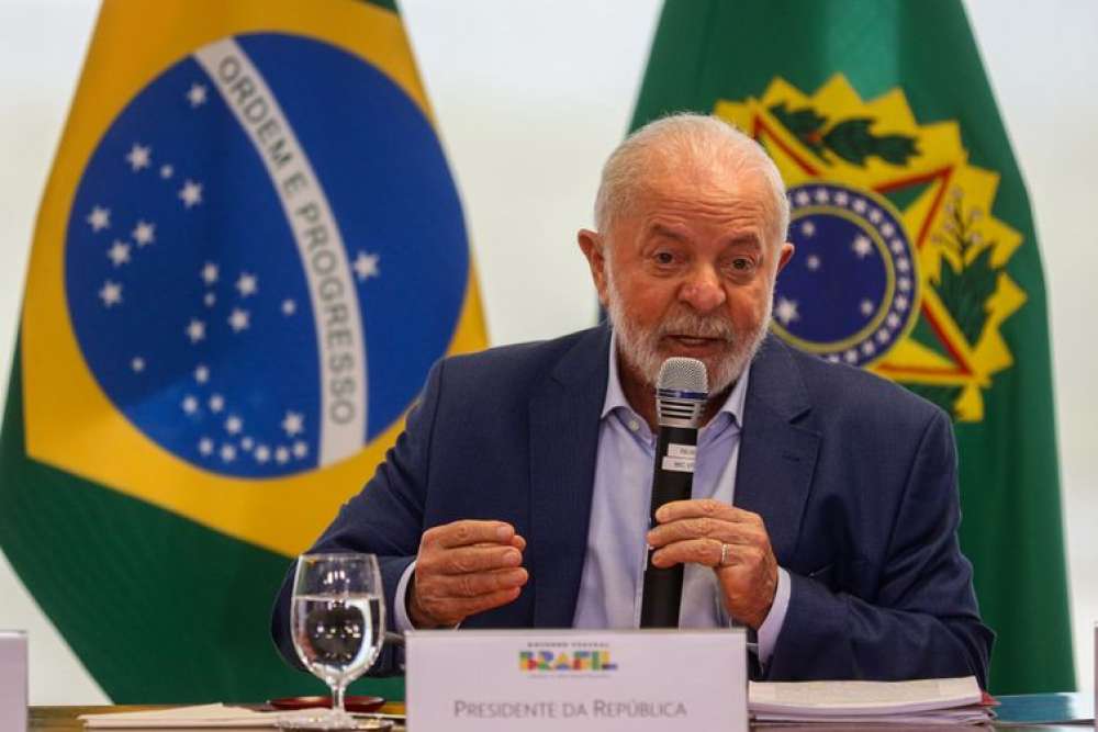 Lula pede que obras avancem sem “repetir possíveis equívocos”