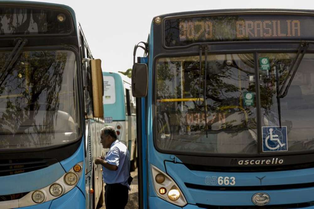 Rodoviários suspendem greve no DF